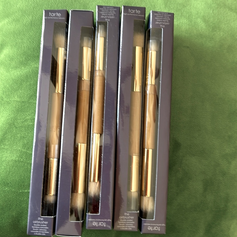 MOB selling remaining bridesmaids gift bag items: 10 Tarte brand Airbrushers